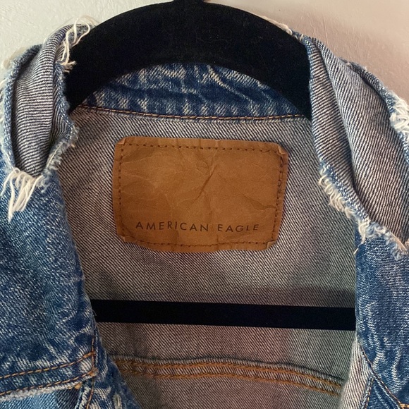American Eagle destroyed jean jacket - Picture 3 of 9